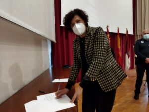 Dos-nuevos-agentes-toman-posesion-como-policiales-locales-de-Puerto-Lumbreras-