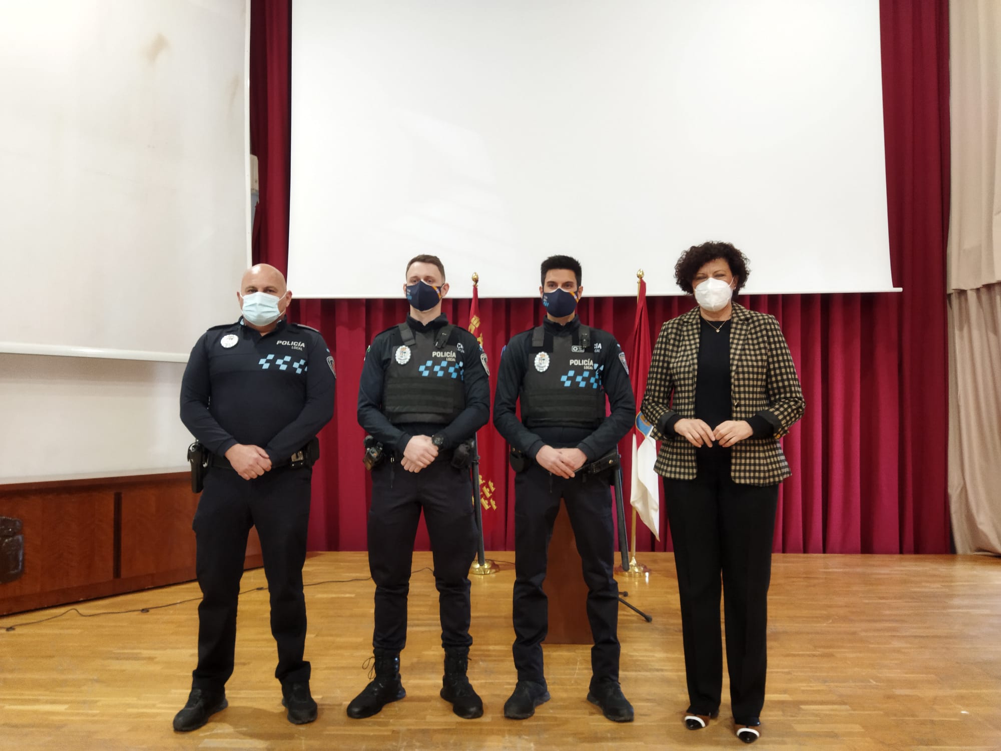 Dos-nuevos-agentes-toman-posesion-como-policiales-locales-de-Puerto-Lumbreras-