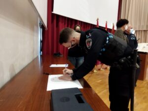 Dos-nuevos-agentes-toman-posesion-como-policiales-locales-de-Puerto-Lumbreras-