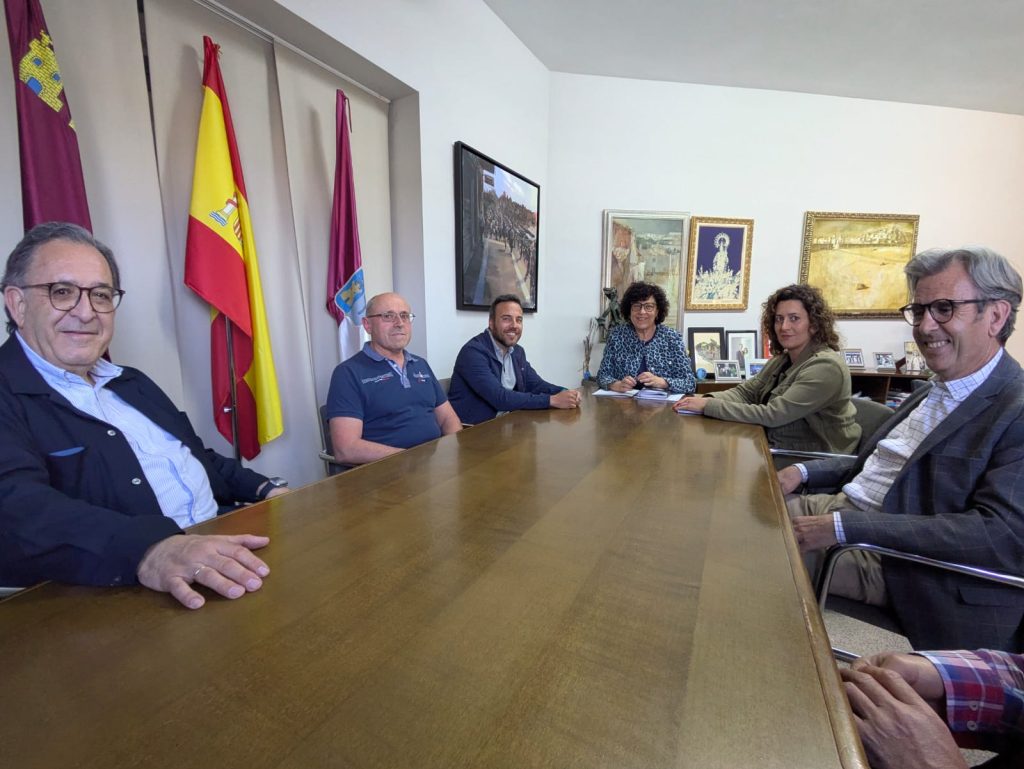 La alcaldesa de Puerto Lumbreras se reúne con la nueva junta directiva de la Entidad de Conservación del Polígono Industrial del municipio