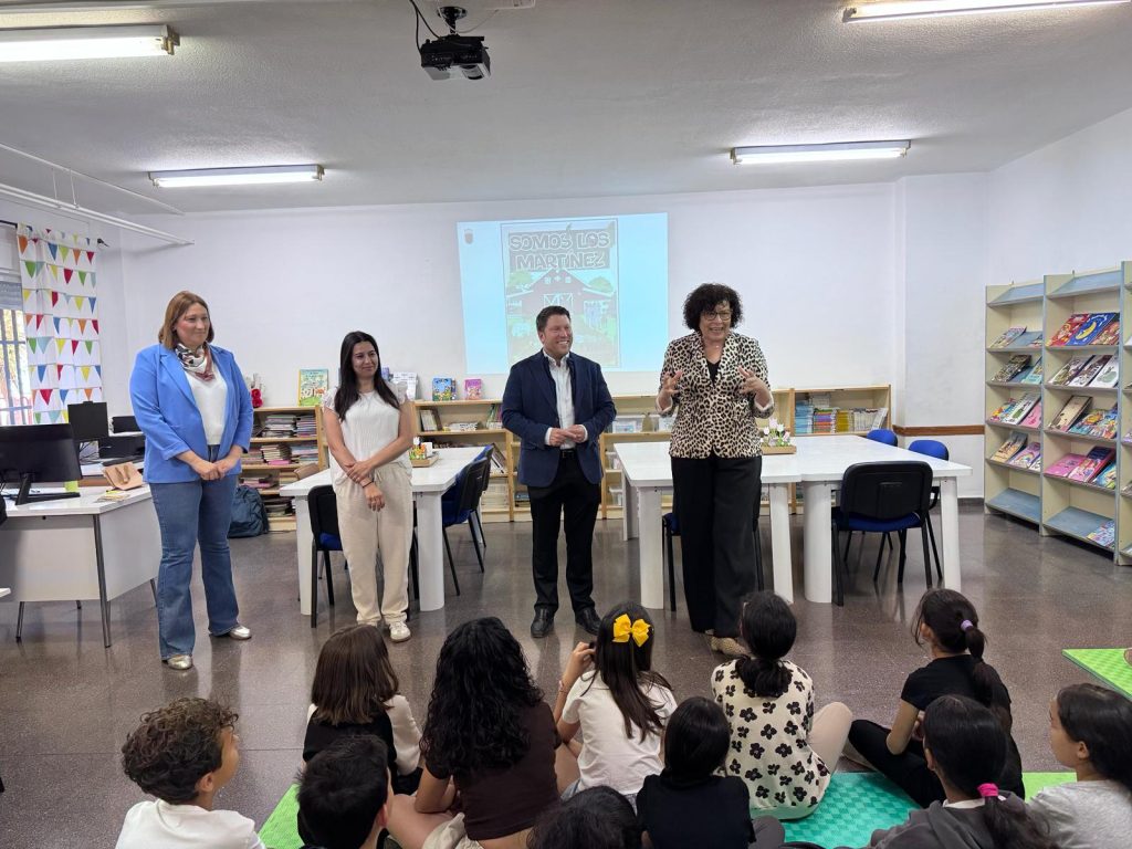 Más de 300 alumnos de los colegios de Puerto Lumbreras disfrutan del cómic ganadero ‘Somos los Martínez’
