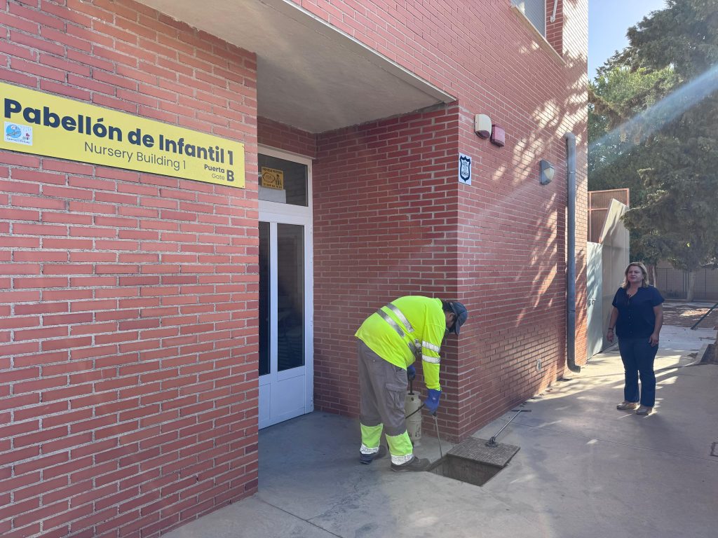 El Ayuntamiento de Puerto Lumbreras prepara el inicio del curso escolar con el refuerzo de limpieza y fumigación en todos los centros del municipio